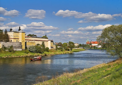 Park Dębnicki гарний парк з панорамним видом на річку в Krakowie